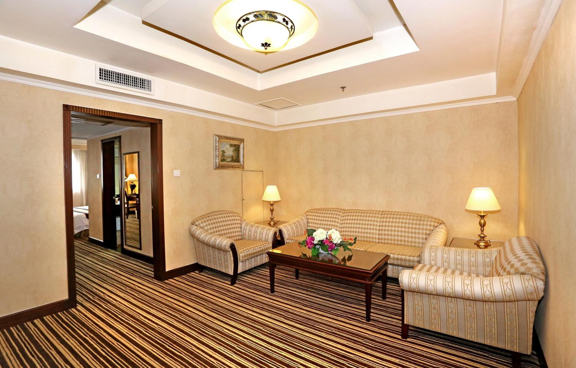 Grand Palace Hotel - Grand Hotel Management Group Гуанчжоу Номер фото